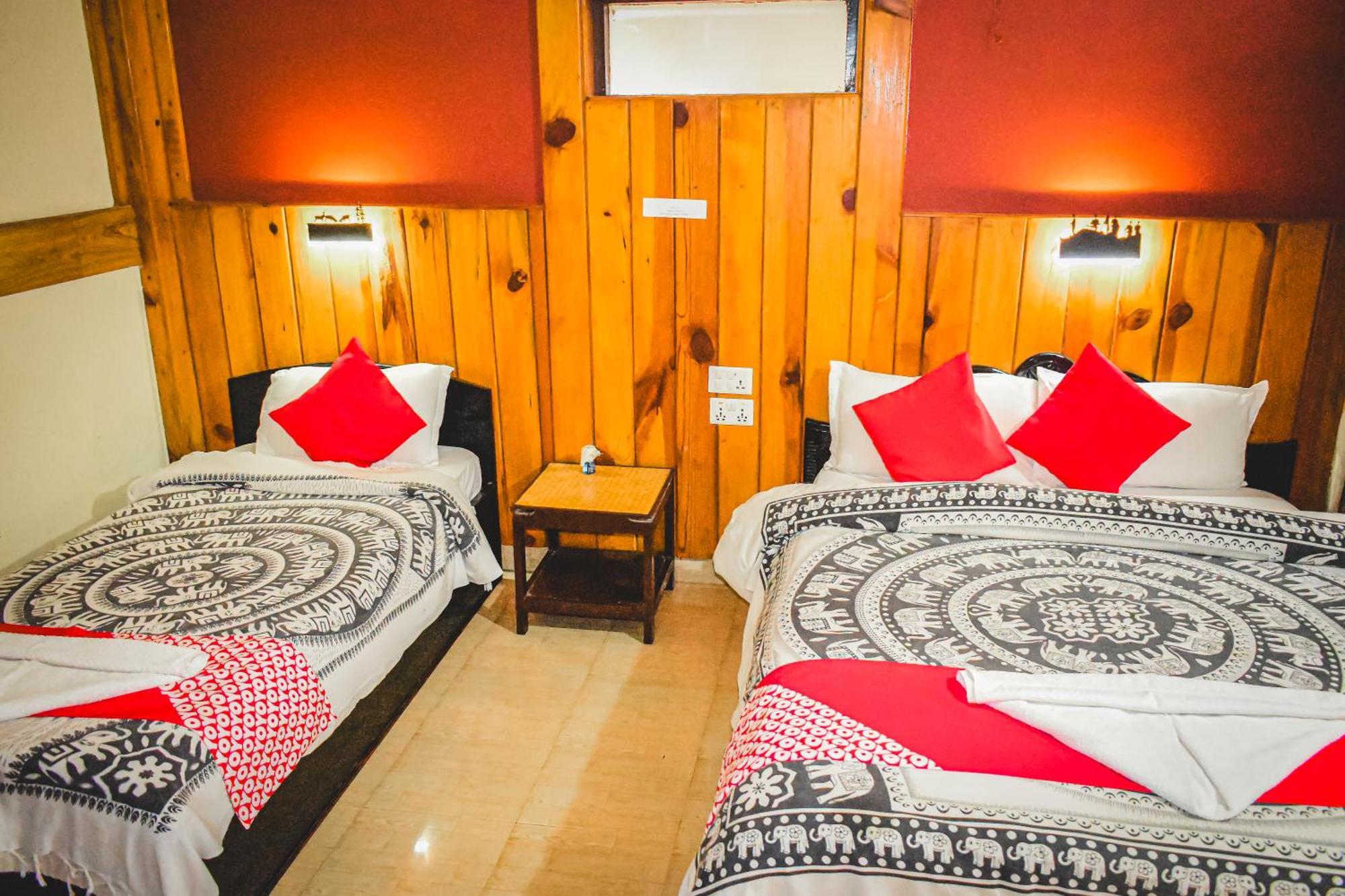 Chitwan Riverside Resort Саураха Екстер'єр фото