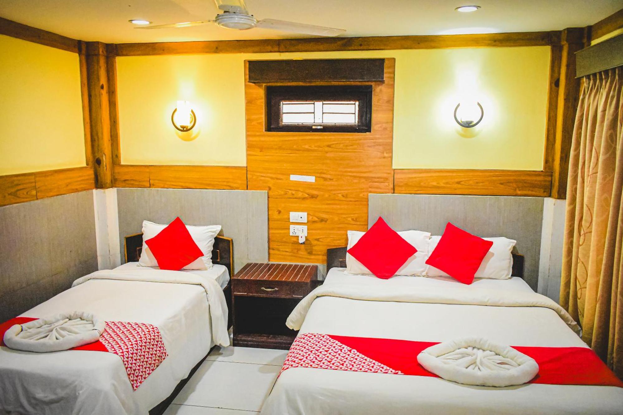 Chitwan Riverside Resort Саураха Екстер'єр фото